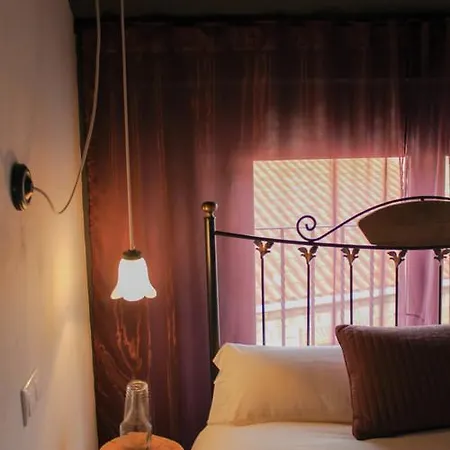 Hostal Royuela Guest house *